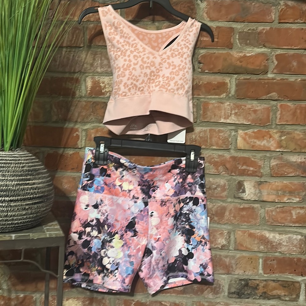 2 piece set , size medium, color pink